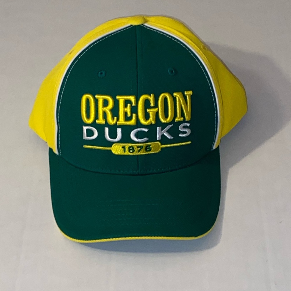Captivating Unisex Oregon Ducks Snap Back Adjustable Hat Cap “New”